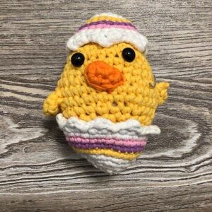The Woobles Kiki the Chick and Tiny Easter Egg Shell Accessories Crochet
